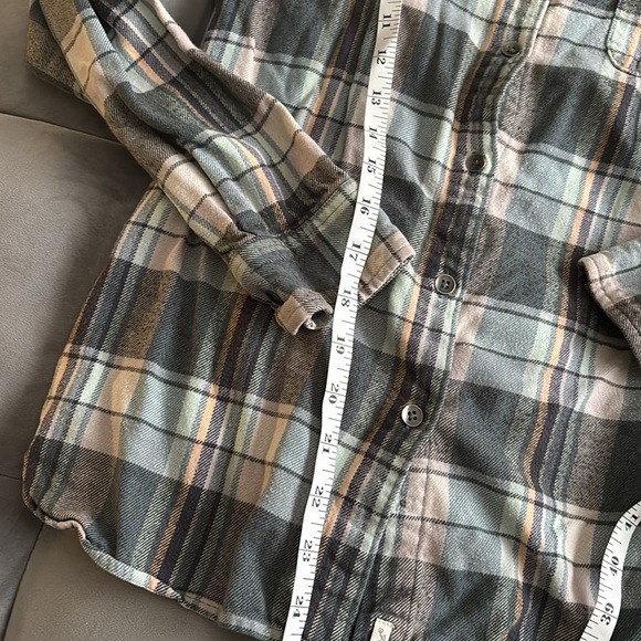 Woolrich Plaid Button-Up Shirt Flannel size Small - Picture 4 of 8